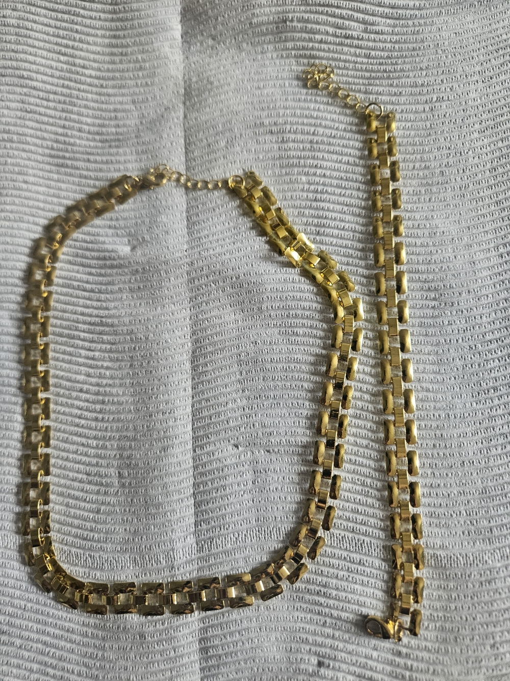 Gold Women’s Box-Link Necklace and Bracelet Set